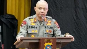 ditangkap-jual-narkoba-irjen-teddy-minahasa-ternyata-keras-dengan-konsorsium-judi-online-303-9nnMxjGleJ